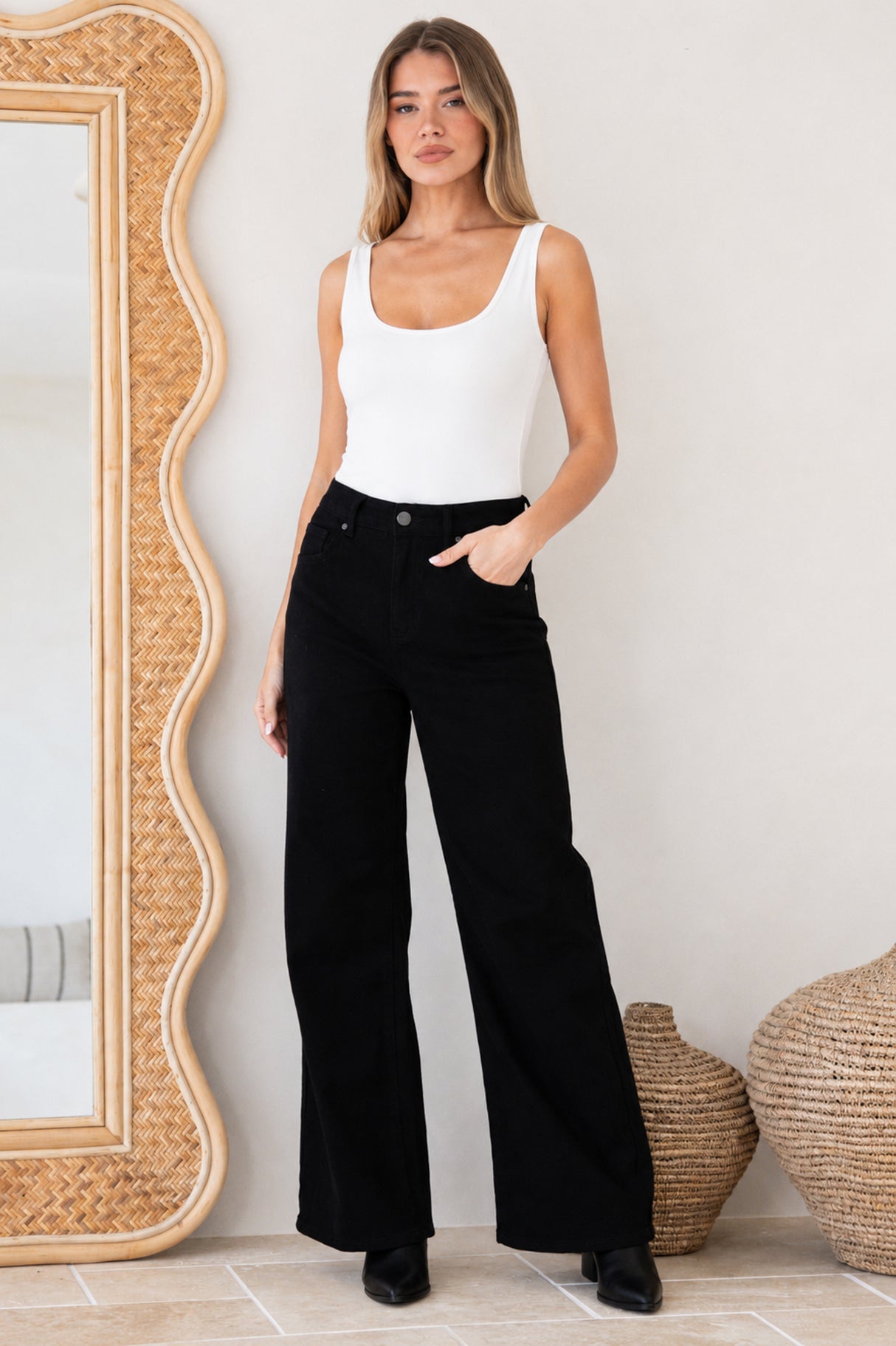 Samieka Jeans - Highwaisted Wide Leg Jean in Black