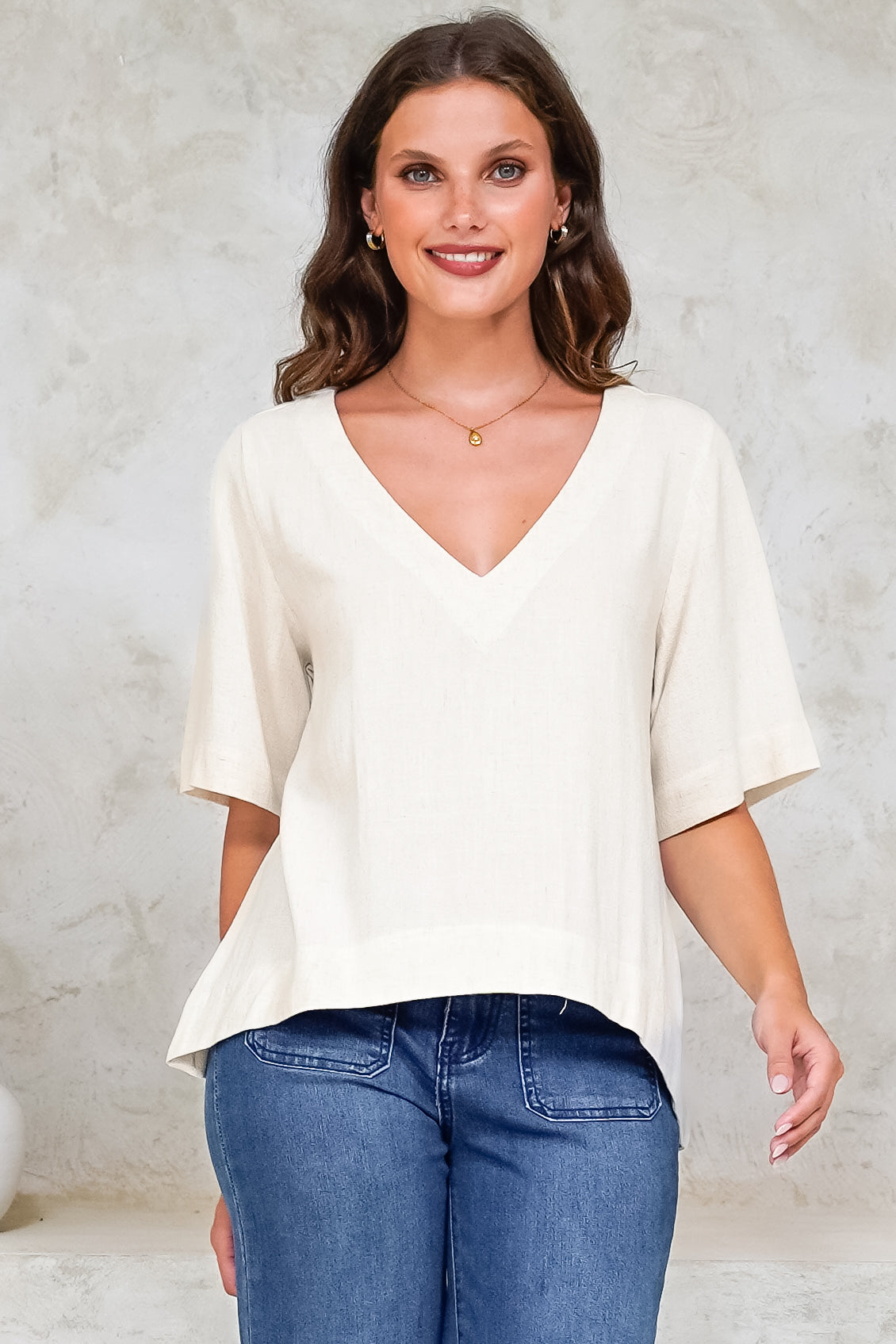 Shandy Top - V-Neck Boxy High Low Top with Short Sleeves in Oatmeal