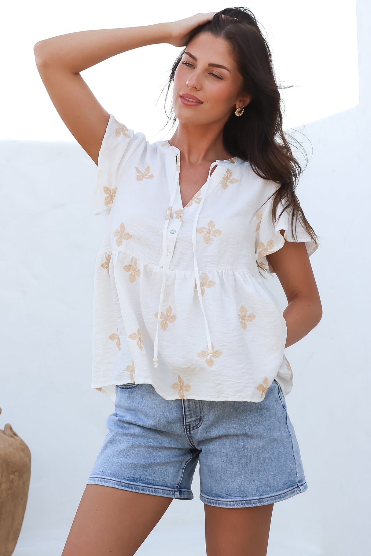 Siempre Top - Mandarin Collar Peplum Hem Top in Gigi Print White