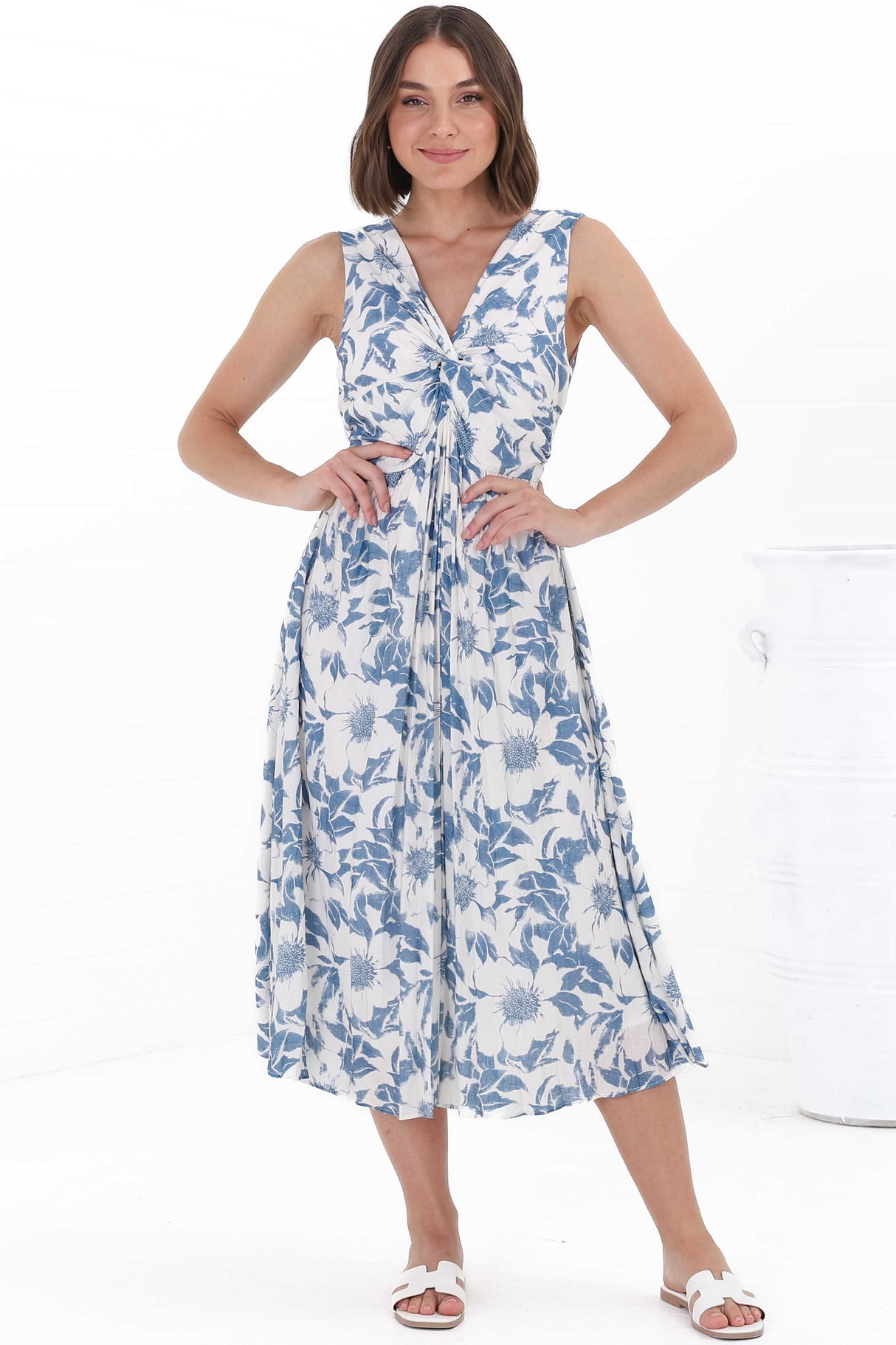 Simas Midi Dress - V-Neck Plisse Sleeveless Dress in Lauri Print Blue