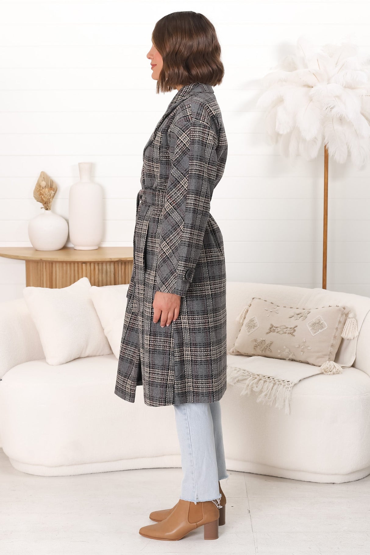 Simone Coat - Lapel Collar Checkered Relaxed Coat in Grey