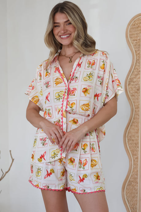 Stacy Shirt - Collared Button Down High-Low Shirt in Dahlar Print