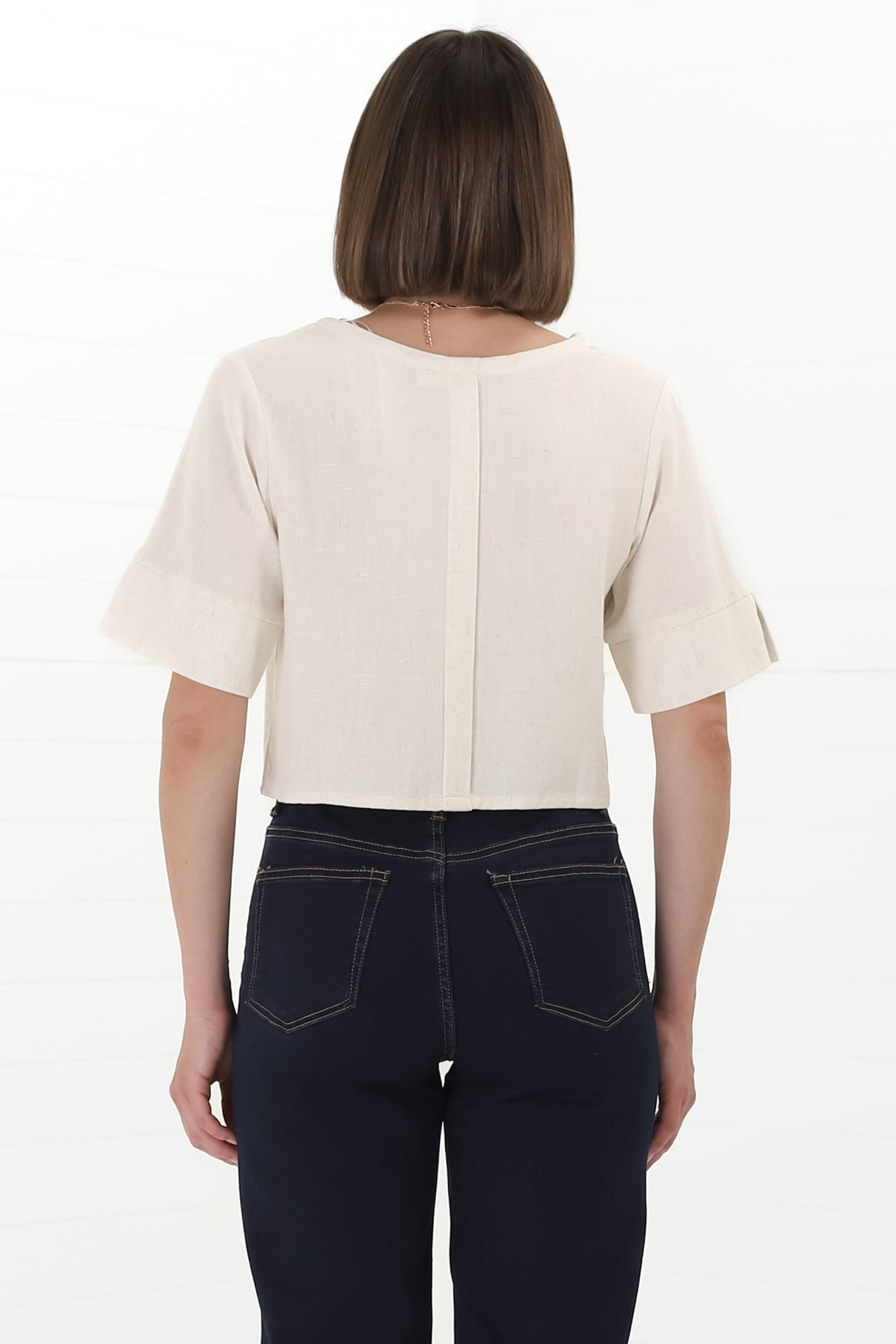 Susan Top - Boxy V-Neckline Linen Crop Top in Oat