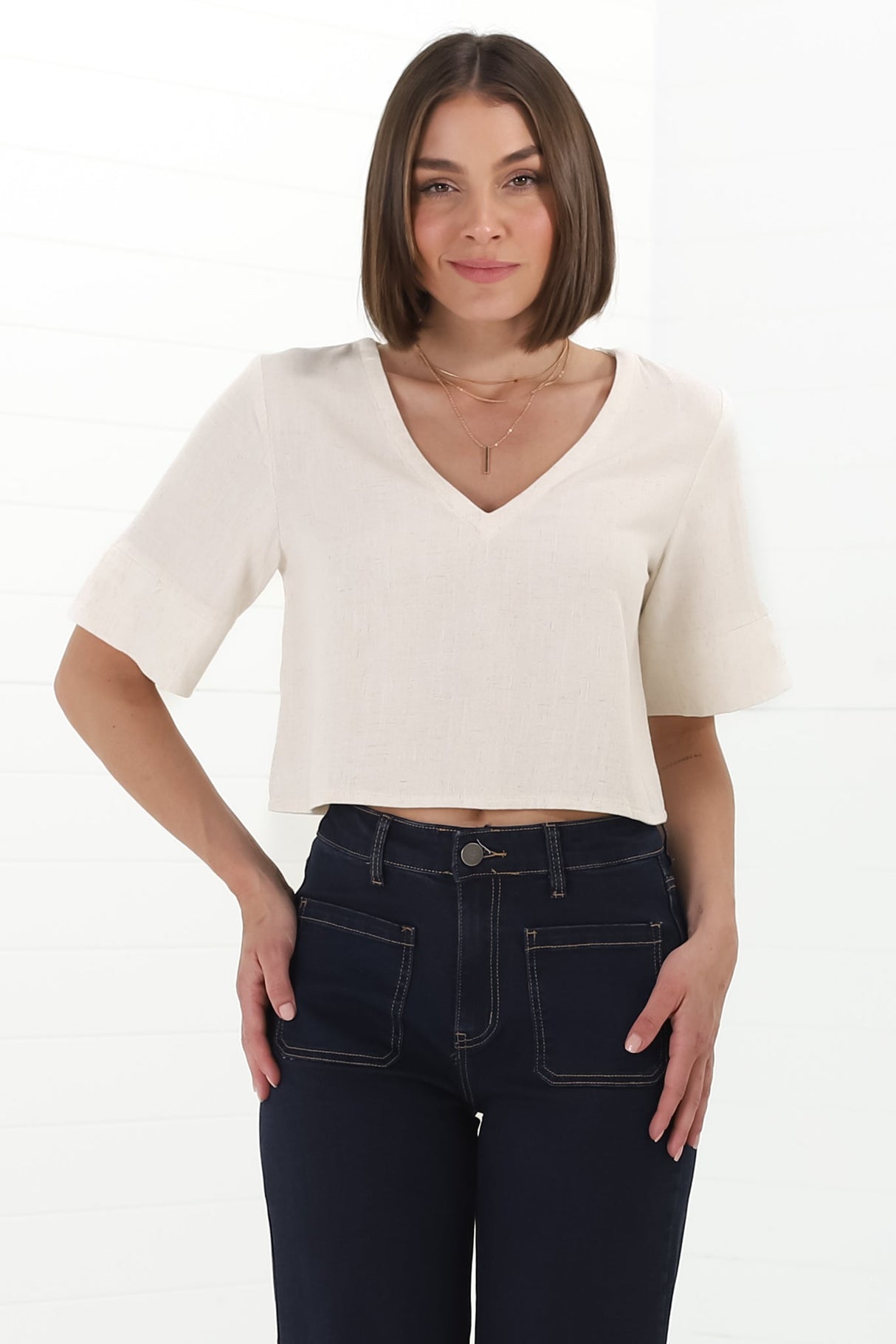 Susan Top - Boxy V-Neckline Linen Crop Top in Oat