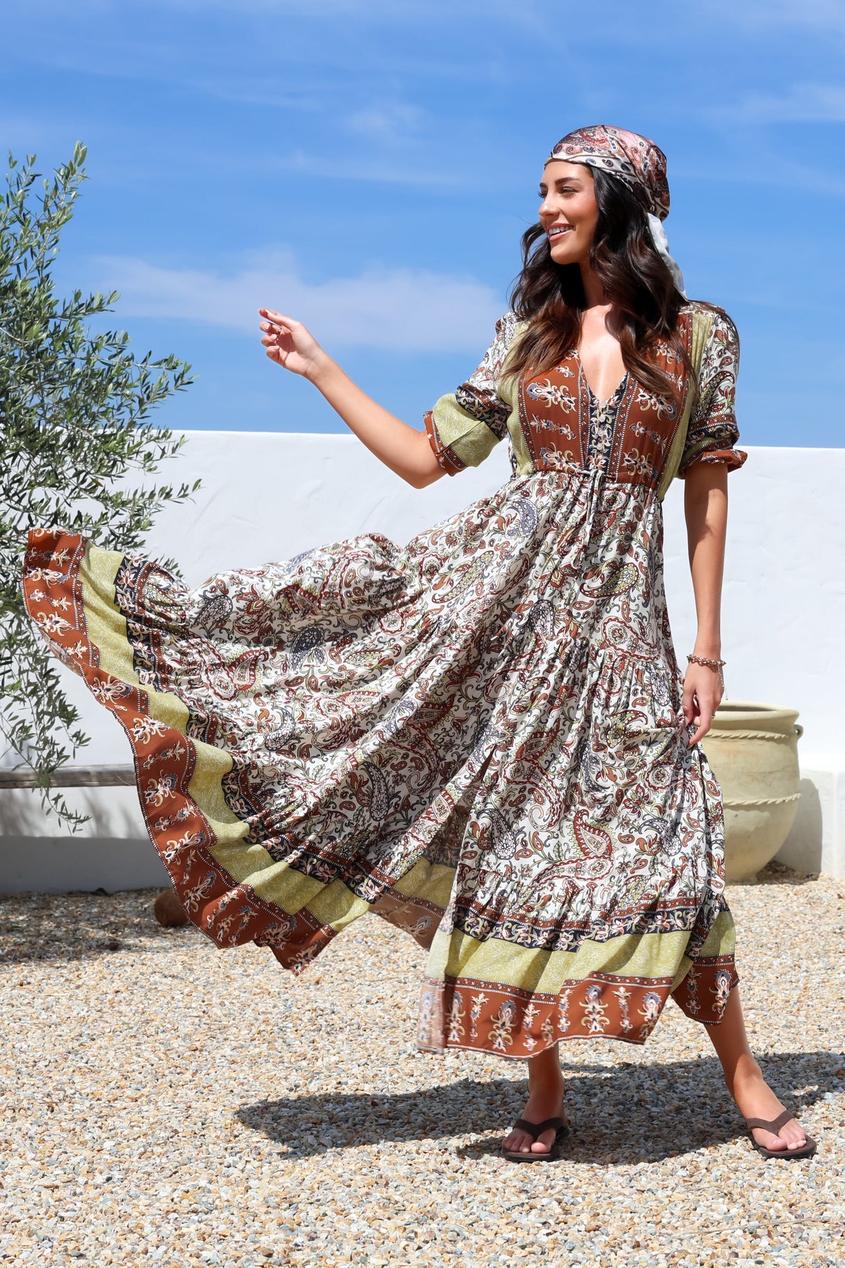 JAASE - Tessa Maxi Dress: A Line Pull Tie Waist Dress in Oakie Print