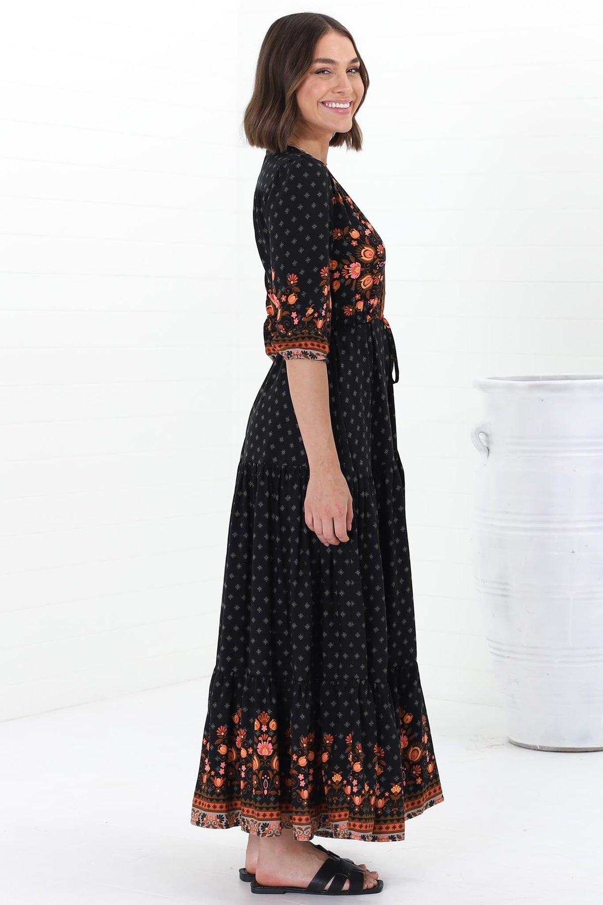 JAASE - Tessa Maxi Dress: A Line Pull Tie Waist Dress in Emmery Print