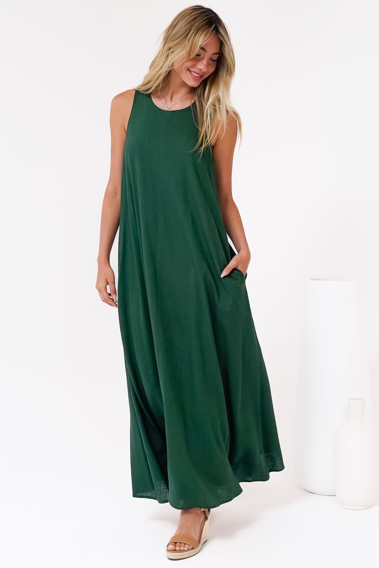 Tineshe Maxi Dress - Crew Neck Streamlined Sleeveless Dress with Pockets in Emerald
