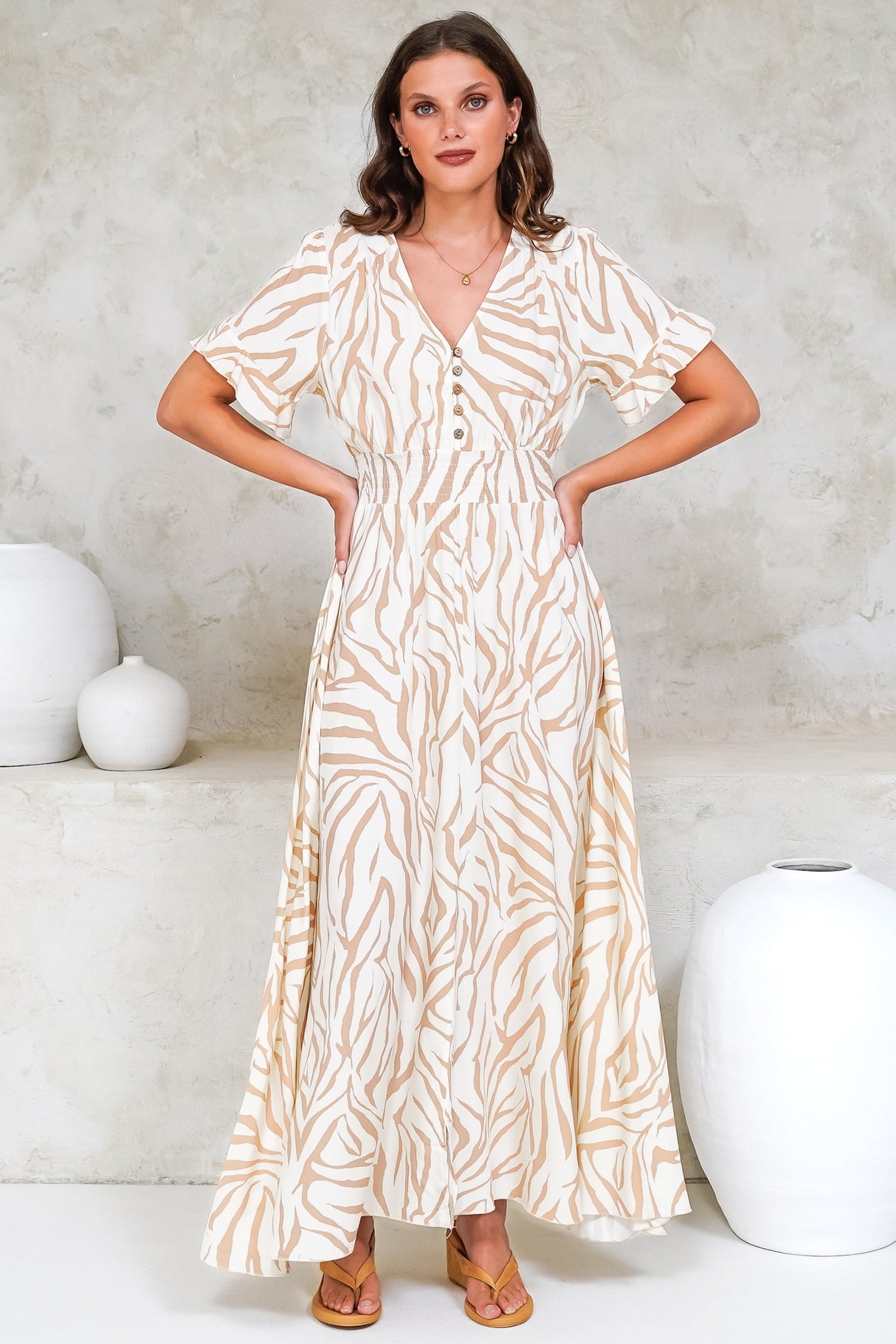 Tonia Maxi Dress - Short Sleeve V-Neck A-Line Dress in Cady Print Beige