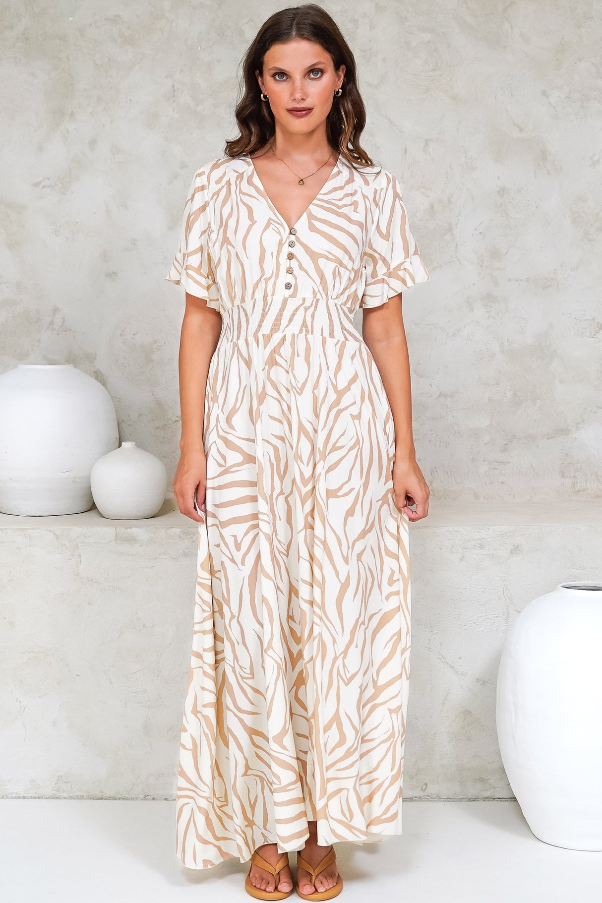 Tonia Maxi Dress - Short Sleeve V-Neck A-Line Dress in Cady Print Beige