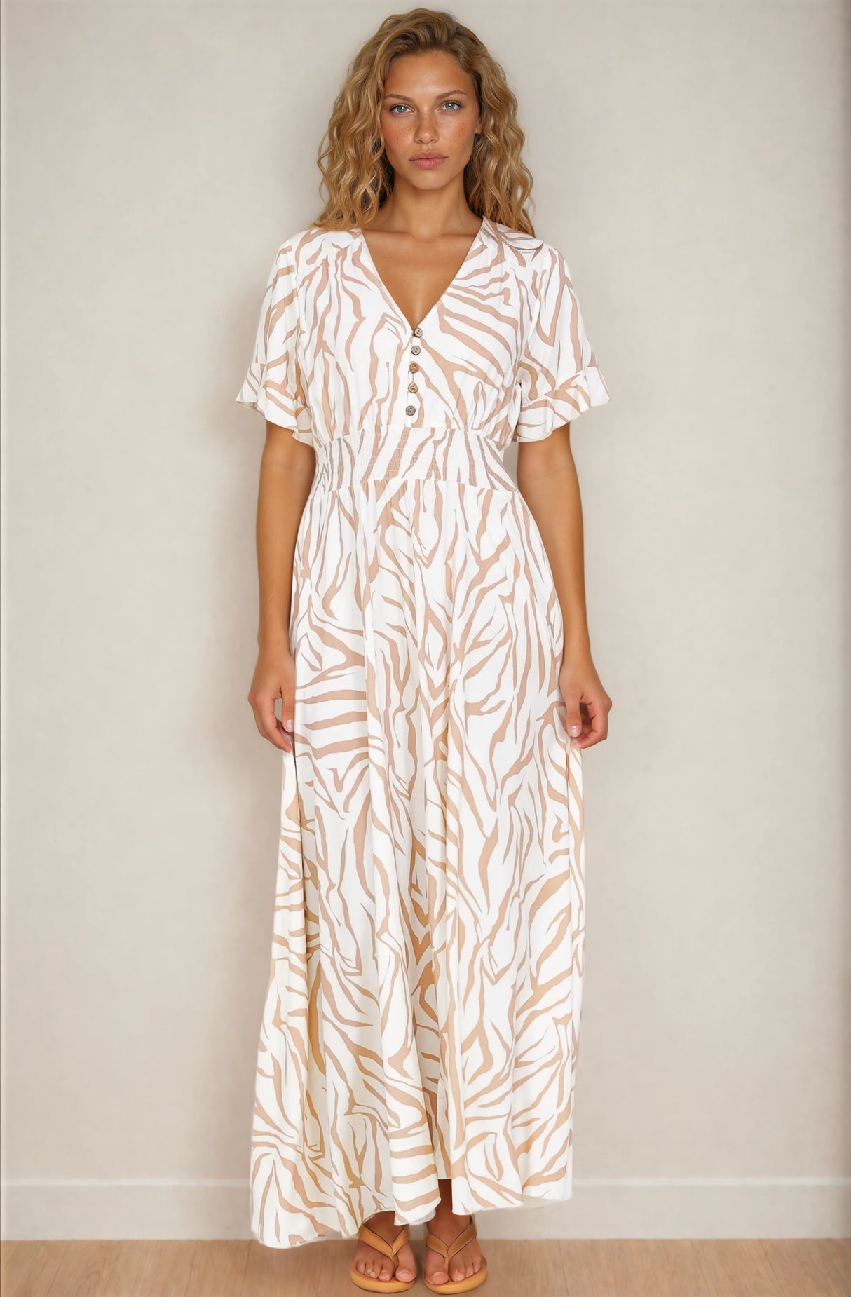 Tonia Maxi Dress - Short Sleeve V-Neck A-Line Dress in Cady Print Beige