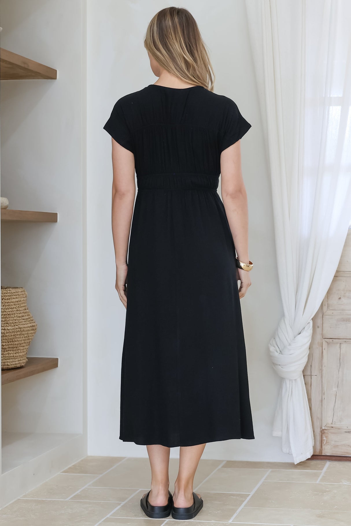 Torin Midi Dress - Gathered and Piping Detailed A-Line Dress with a V-Neckline in Black