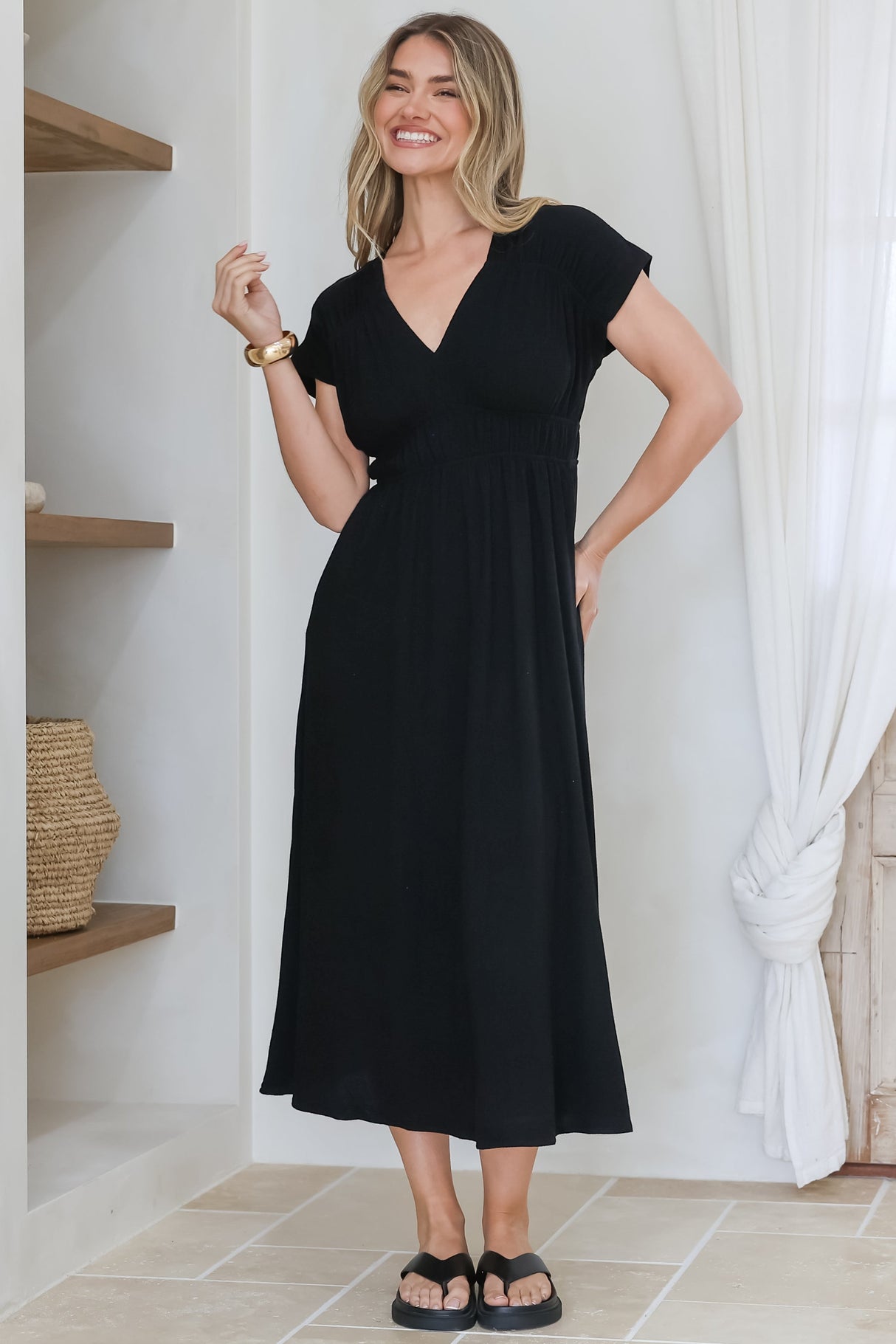 Torin Midi Dress - Gathered and Piping Detailed A-Line Dress with a V-Neckline in Black