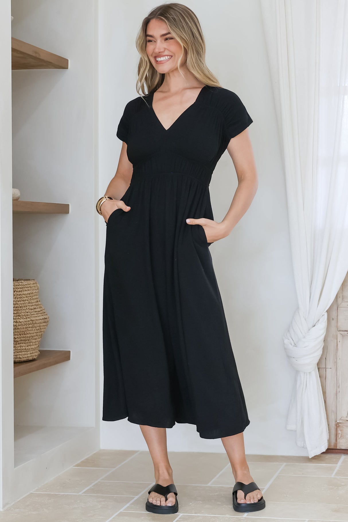 Torin Midi Dress - Gathered and Piping Detailed A-Line Dress with a V-Neckline in Black