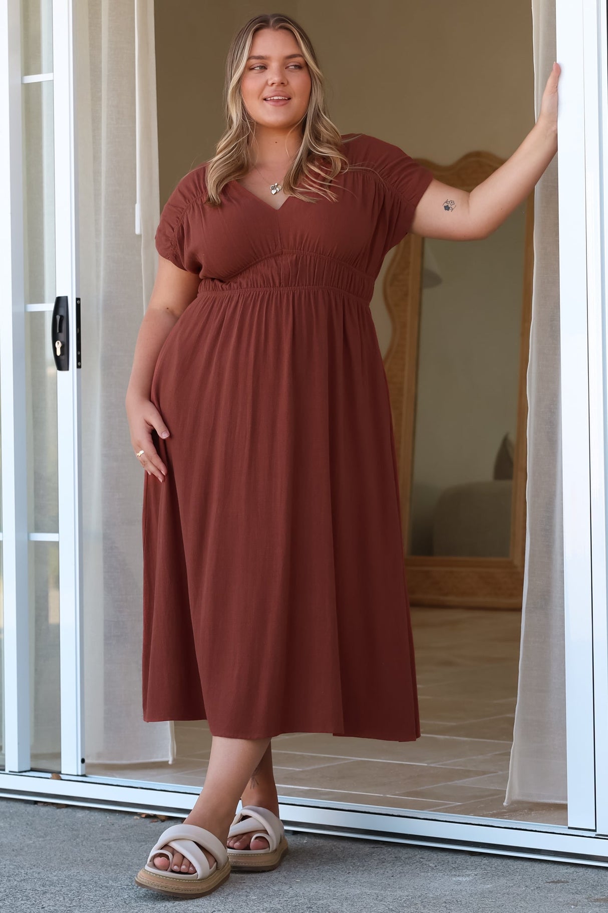 Torin Midi Dress - Gathered and Piping Detailed A-Line Dress with a V-Neckline in Rust