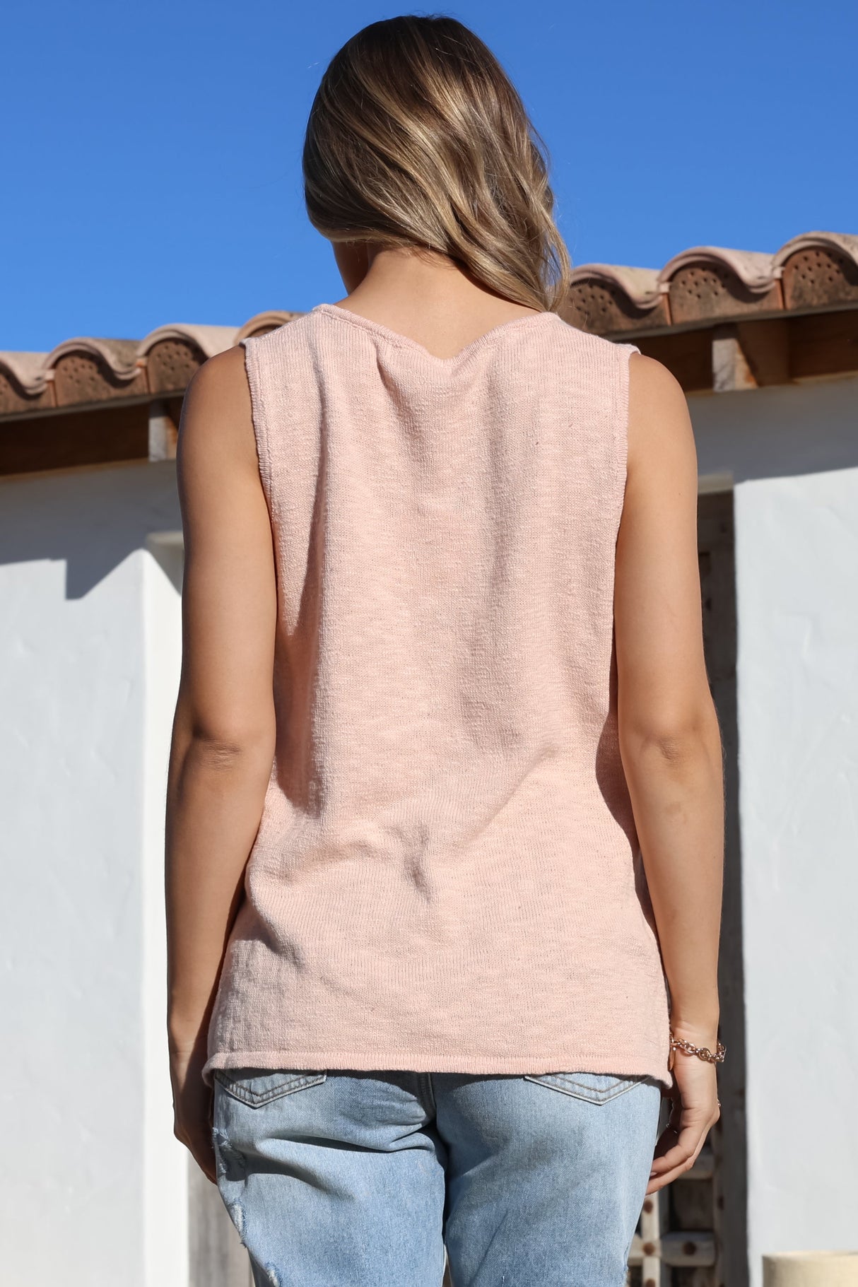 Valeria Top - Textured V-Neck Tank Top in Blush