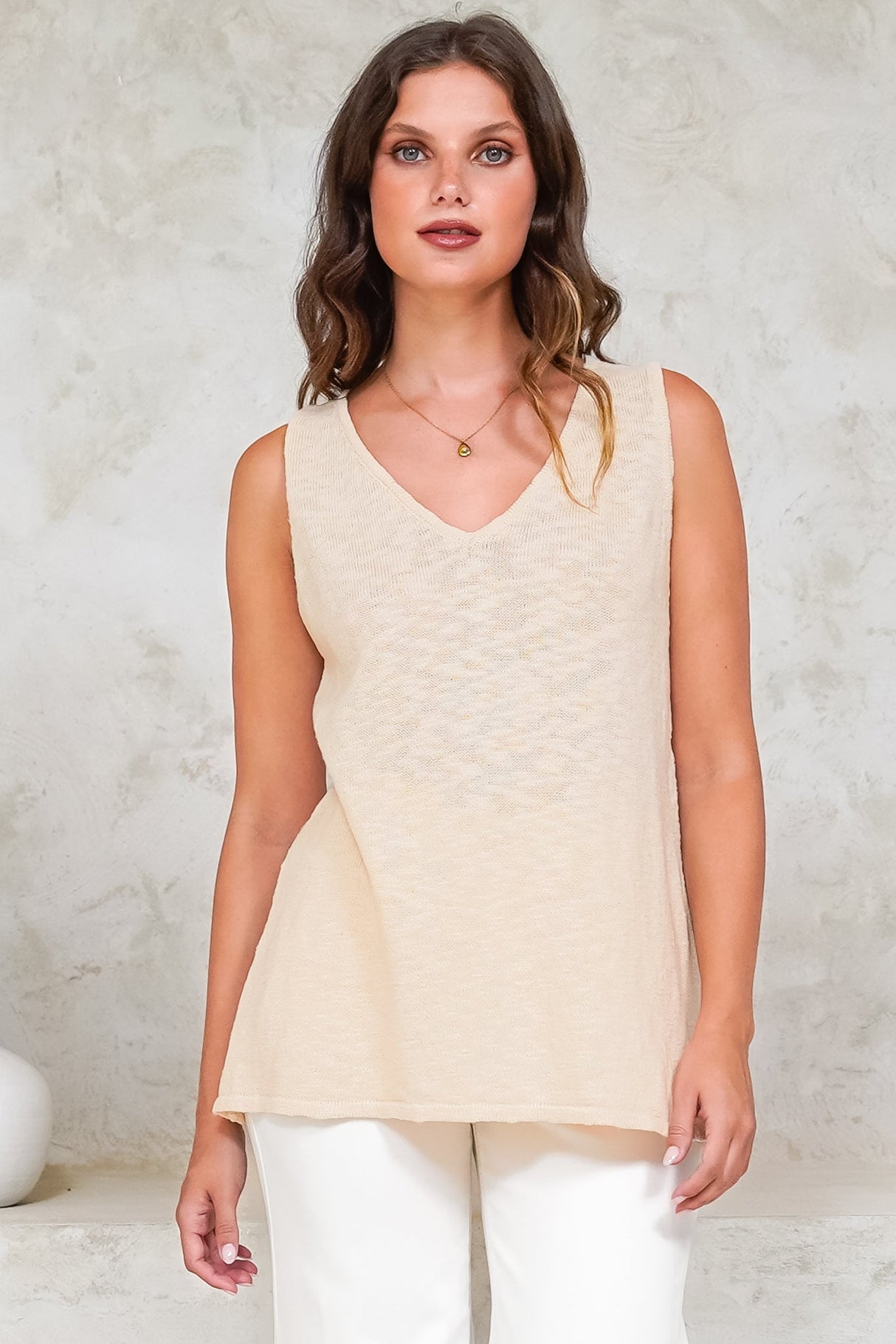 Valeria Top - Textured V-Neck Tank Top in Natural