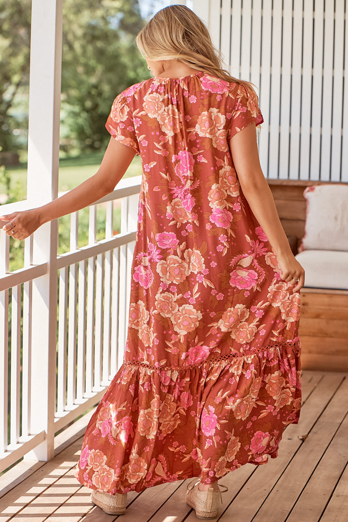 JAASE - Valerie Maxi Dress: Crochet Detail Smock Dress with Cap Sleeves in Woodstock Print