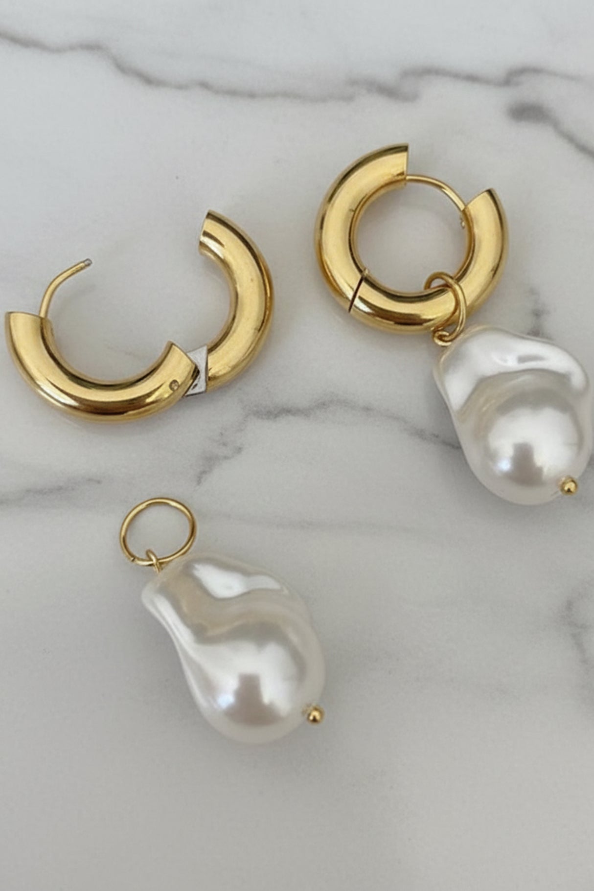 Wavery Earrings - Gold