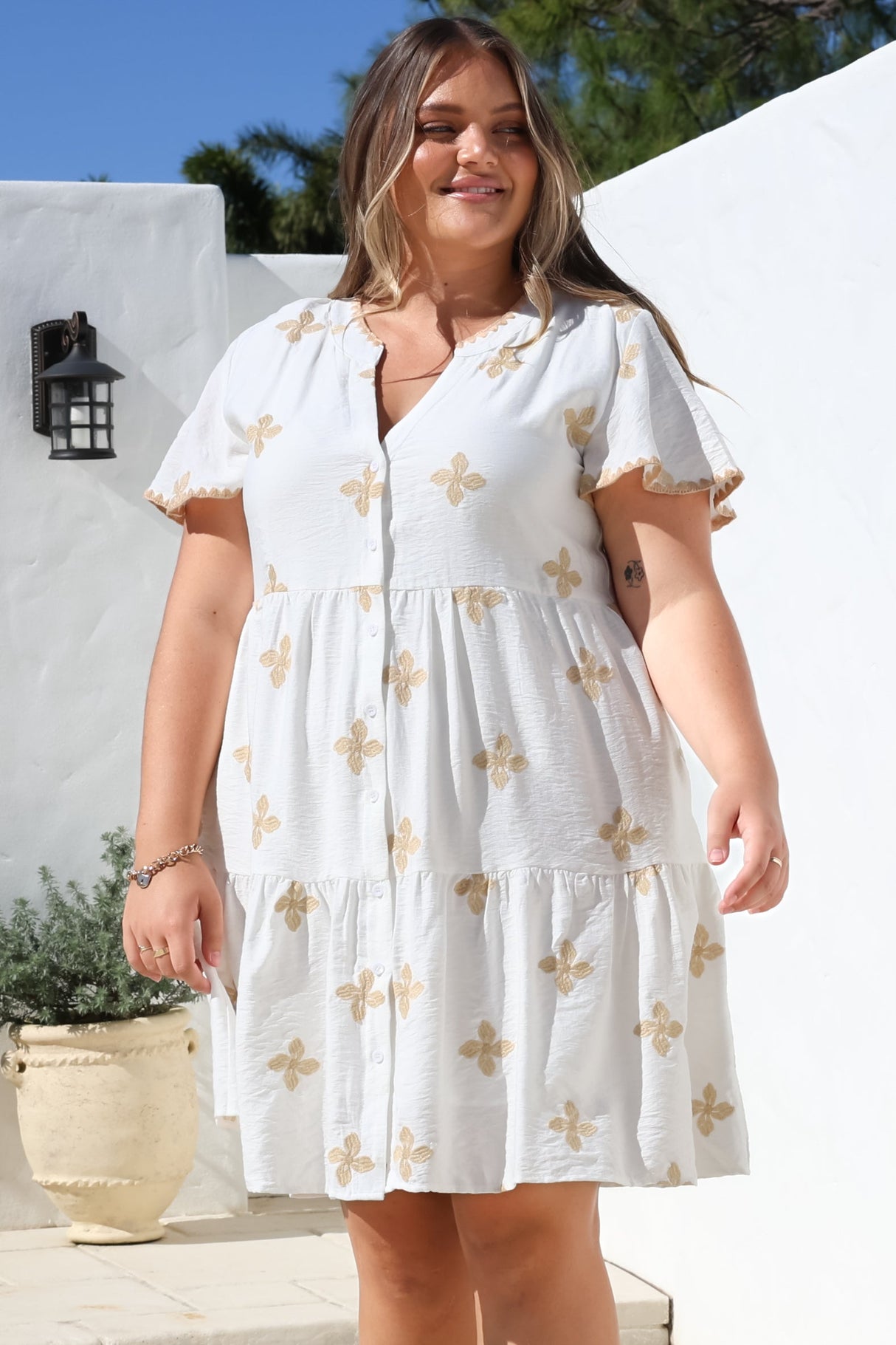 Wilma Mini Dress - Bermuda Collar Button Down Dress with Cap Sleeves in Gigi Print White