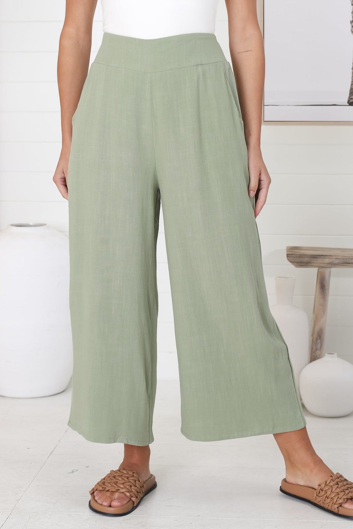 Wyatt Pants - Linen Blend 3/4 Cropped Pants with Pockets in Khaki