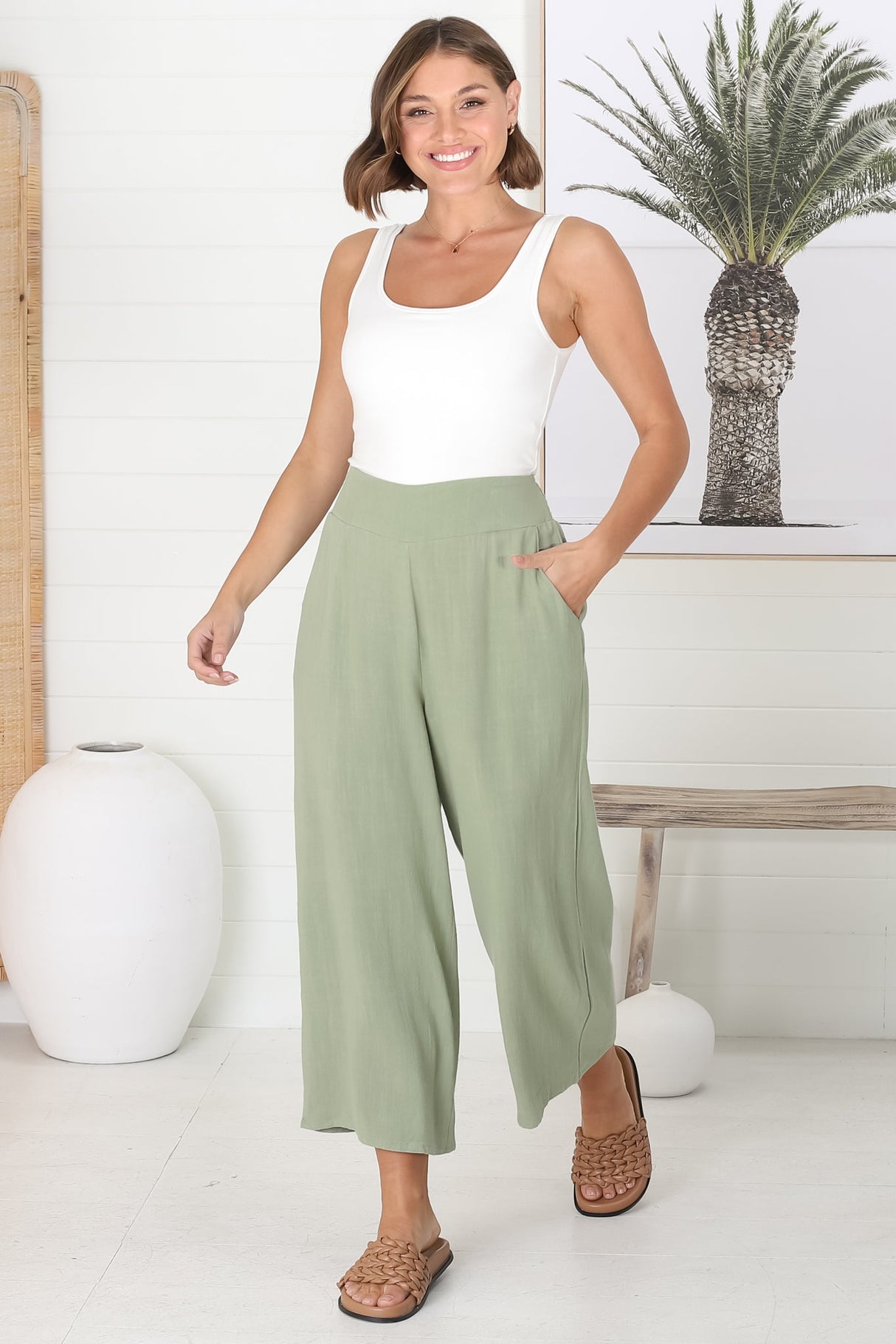 Wyatt Pants - Linen Blend 3/4 Cropped Pants with Pockets in Khaki