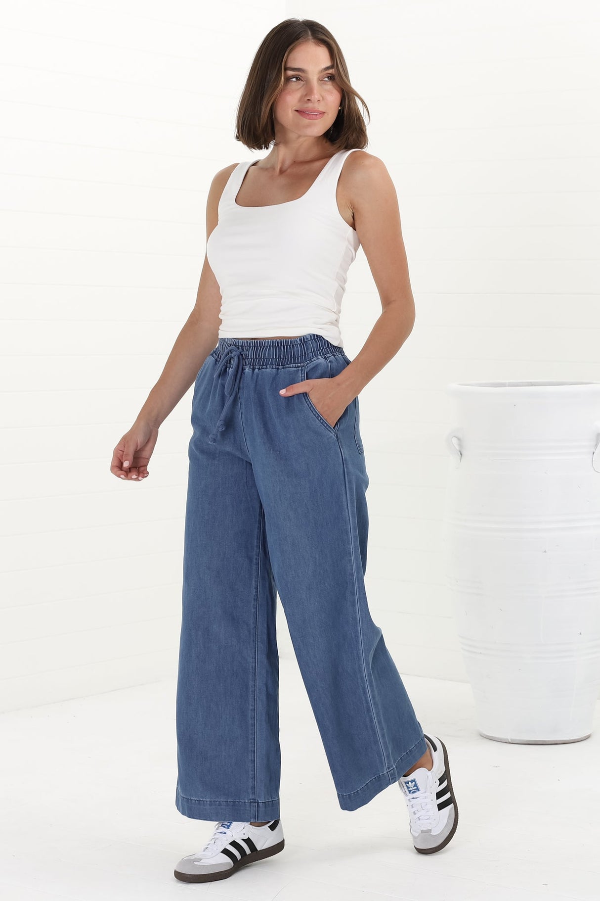 Zeke Jeans - Elasticated Waist Wide Leg Jeans in Medium Wash Denim