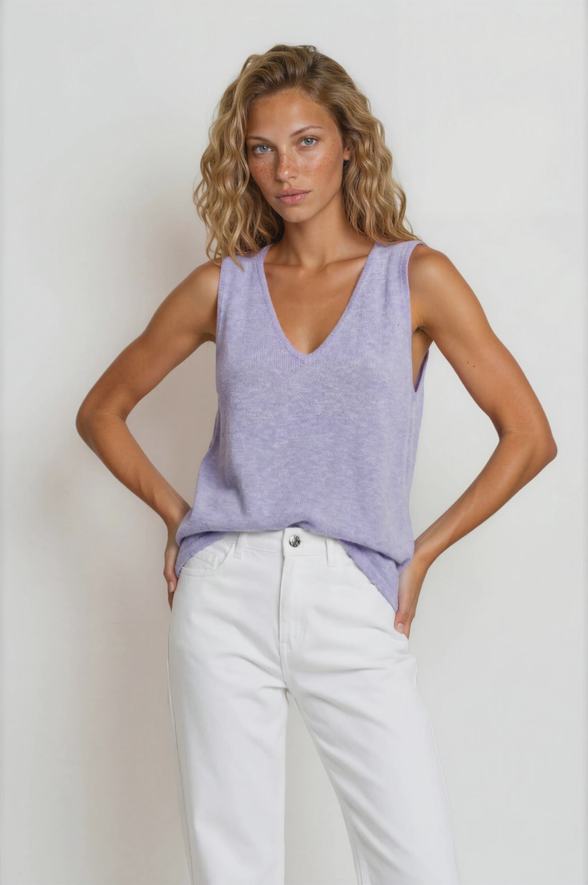 Valeria Top - Textured V-Neck Tank Top in Blue