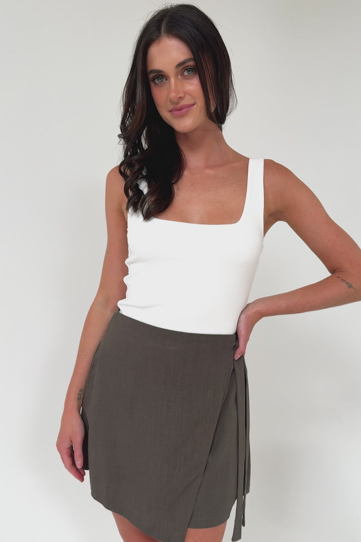 Pietra Skorts - Front Wrap with Tie and Shorts with Pockets in Chocolate