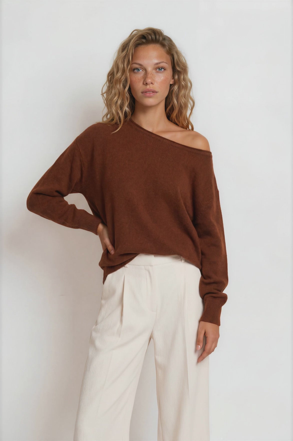 Willow Jumper - Relaxed fit Jumper with Long Sleeves in Rust
