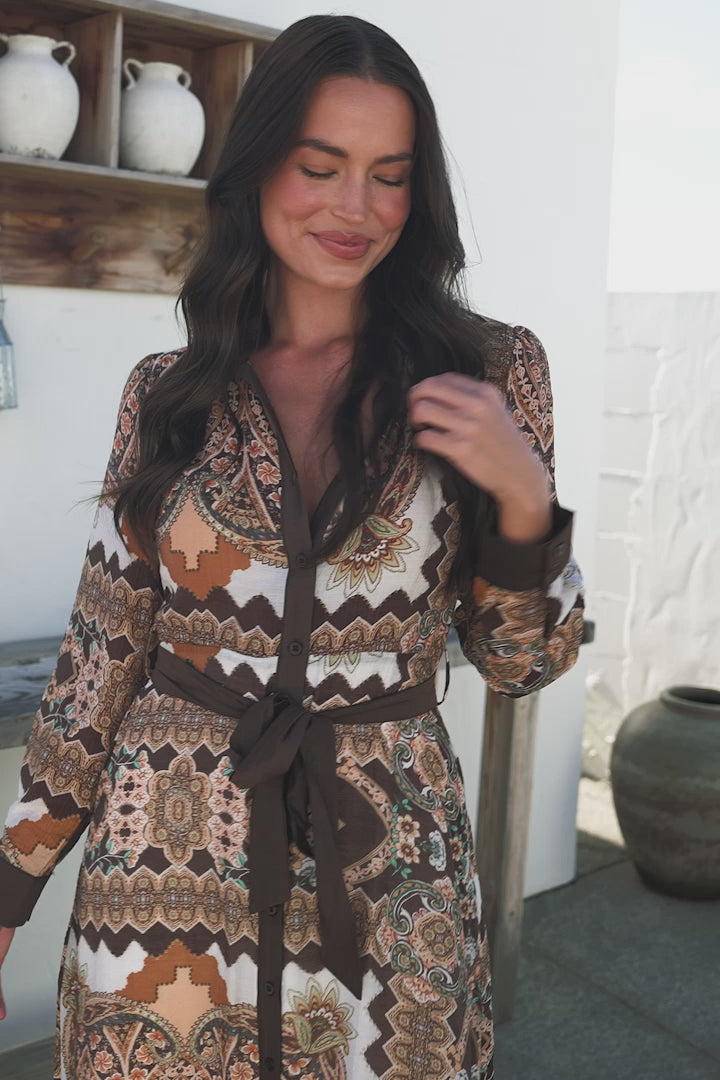 Booker Midi Dress - Long Sleeve Shirt Dress with Contrast Hemlines in Frankie Print