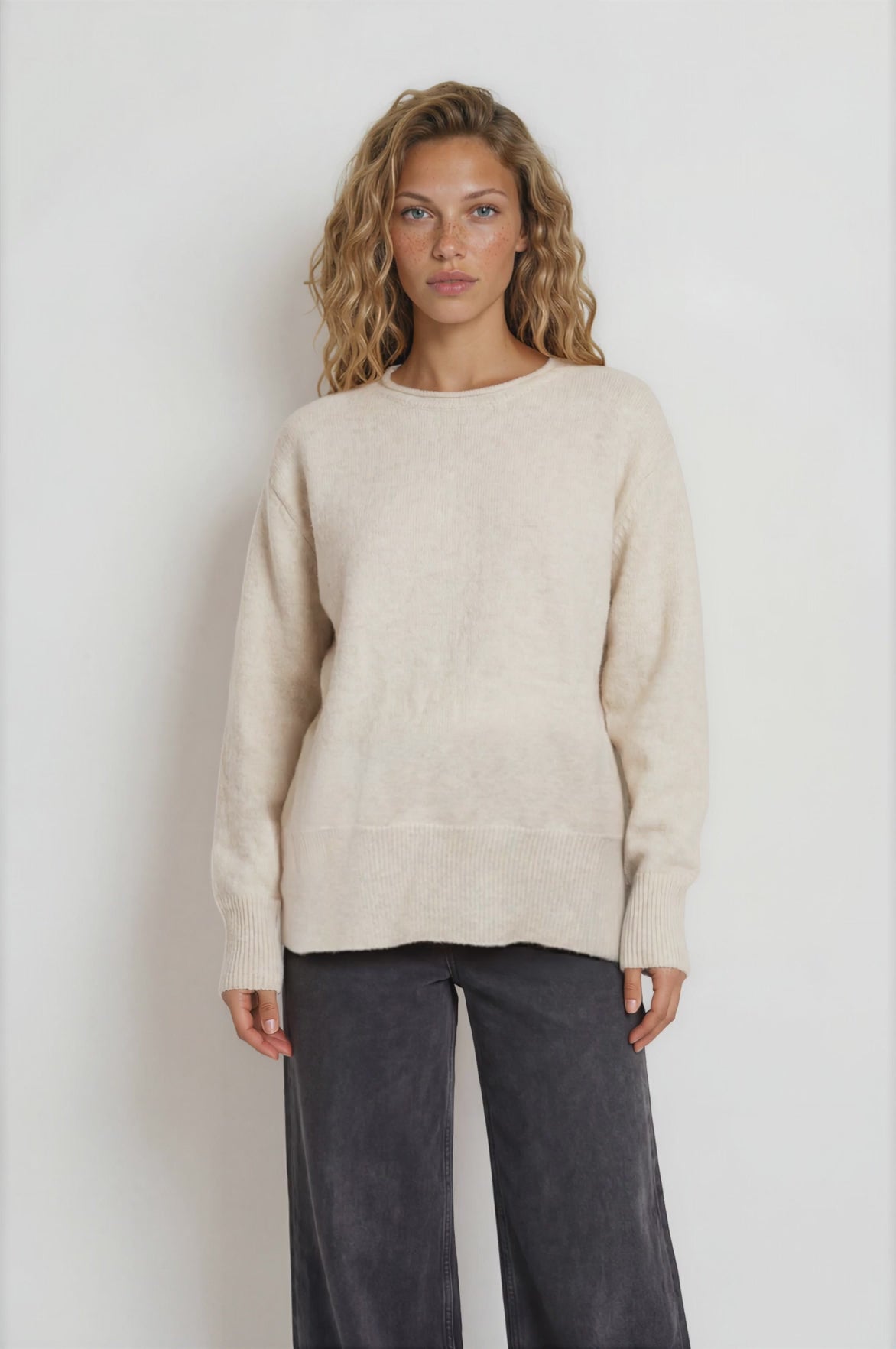 Willow Jumper - Relaxed fit Jumper with Long Sleeves in Beige