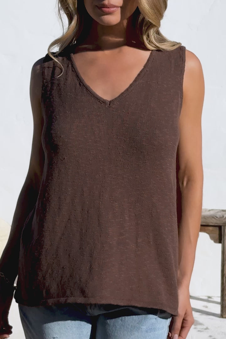 Valeria Top - Textured V-Neck Tank Top in Chocolate
