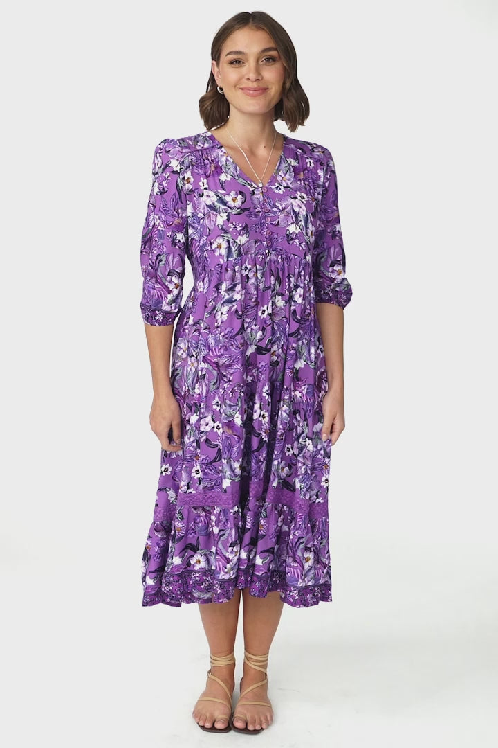 JAASE - Cardinal Midi Dress: V-Neck Shift Dress with Lace Splicing and Optional Waist Tie in Rhodium Print