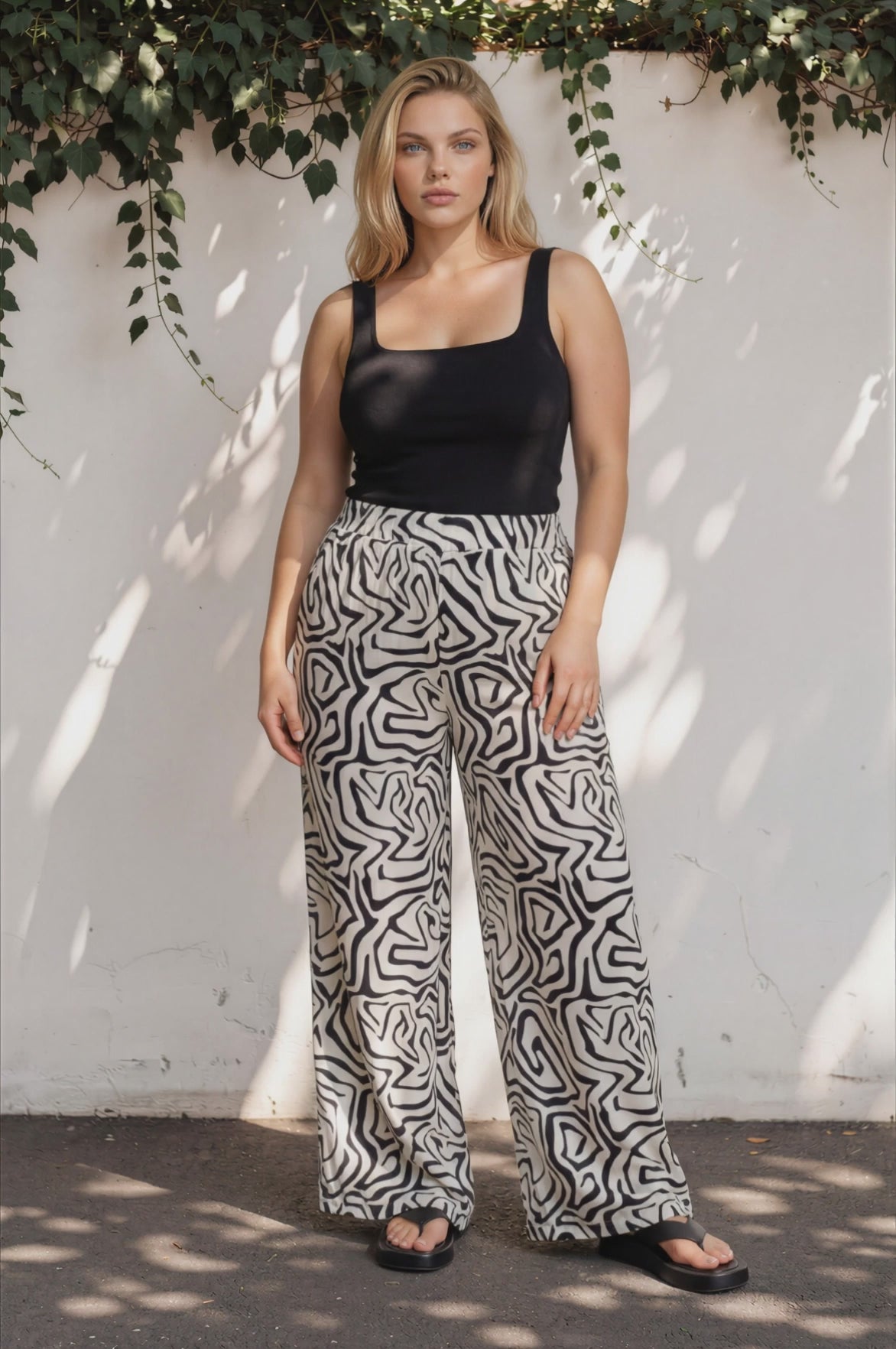 Channing Pants - High Waisted Wide-Leg Pants with Pockets in Jangle Print Black