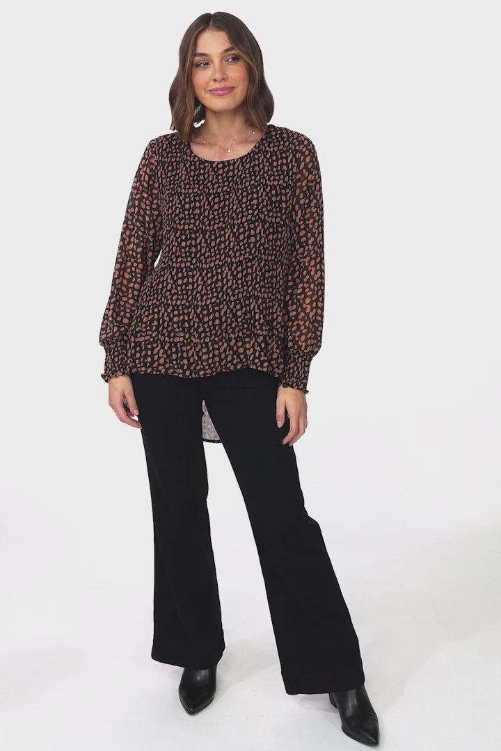 Kayt Blouse - Plisse Long Sleeve Top with High-Low Hemline in Fahri Print