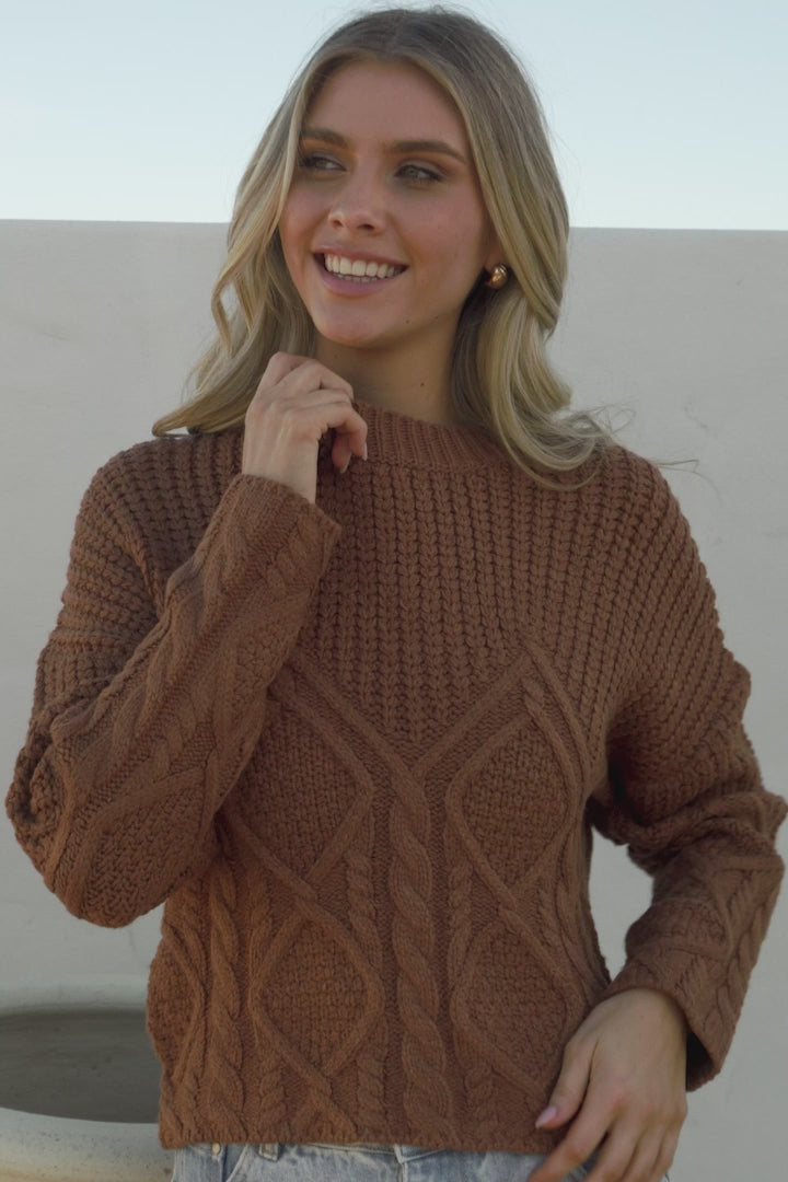 Maxton Jumper - Crew Neck Cable Knit Jumper in Coffee