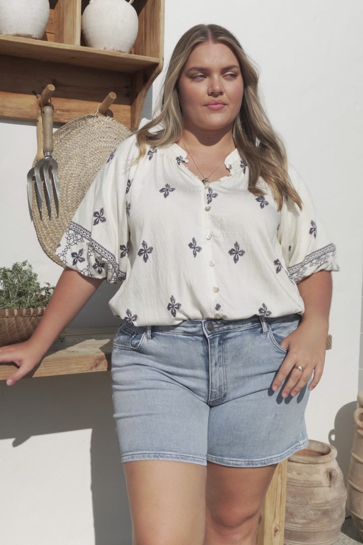 Alicia Top - Mandarin Collar Buttoned-Down Top in Sahara Print Navy
