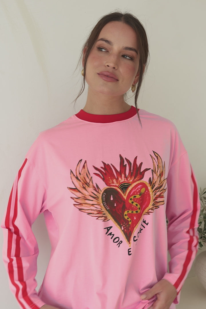 Amor E Sorte Long Sleeve Tee - Crew Neck Contrast Sport Stripe Graphic T-Shirt in Pink