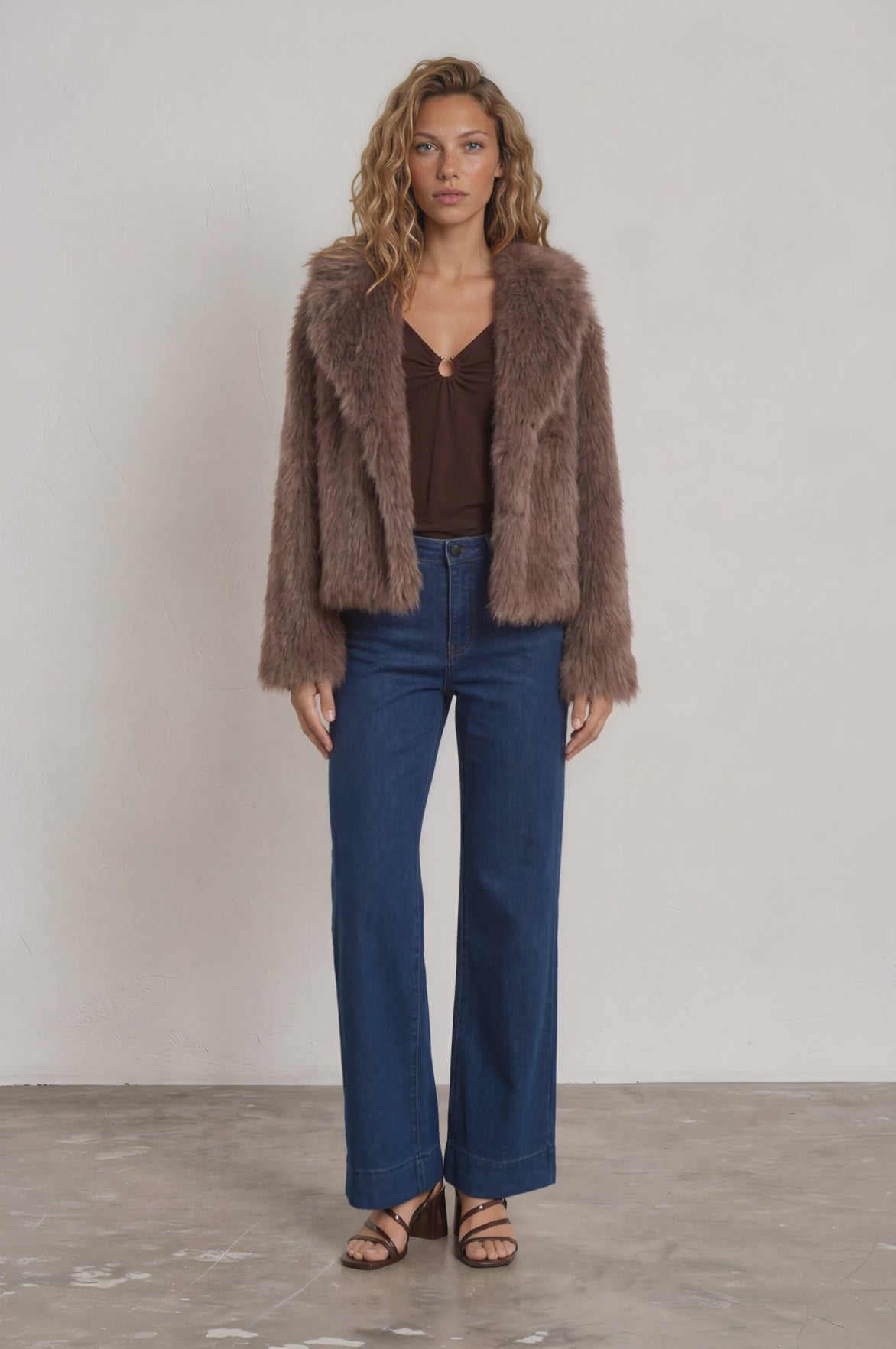 Letoile Coat - Notched Collar Faux Fur Jacket with Pockets in Mocha