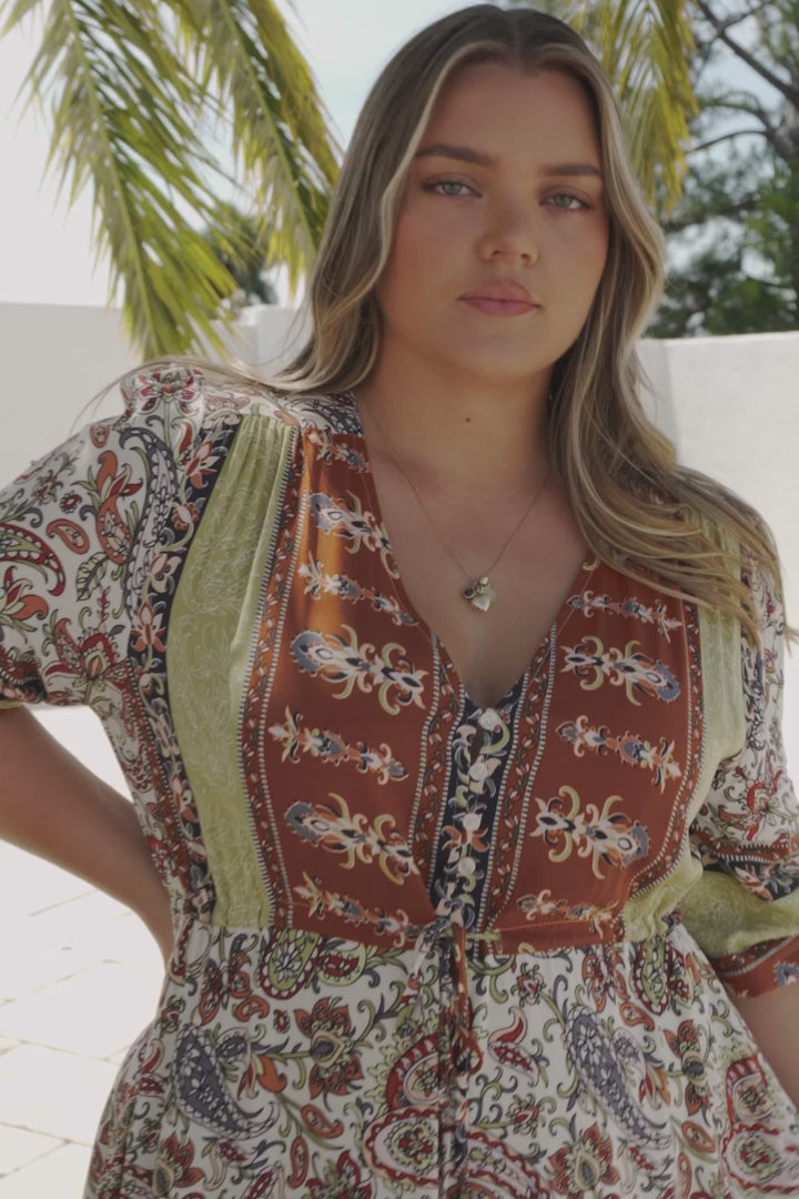 JAASE - Tessa Maxi Dress: A Line Pull Tie Waist Dress in Oakie Print