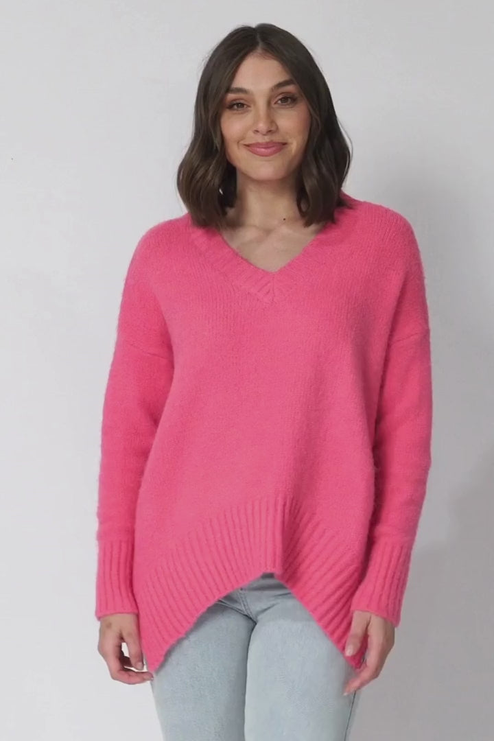 Jonas Jumper - Relaxed High-Low Jumper with Seam Splits in Pink