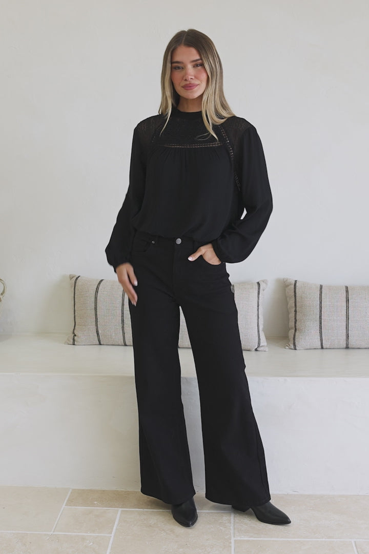 Sorbonne Top - Crew Neck Lace Splicing Pull Over with Balloon Sleeves in Black