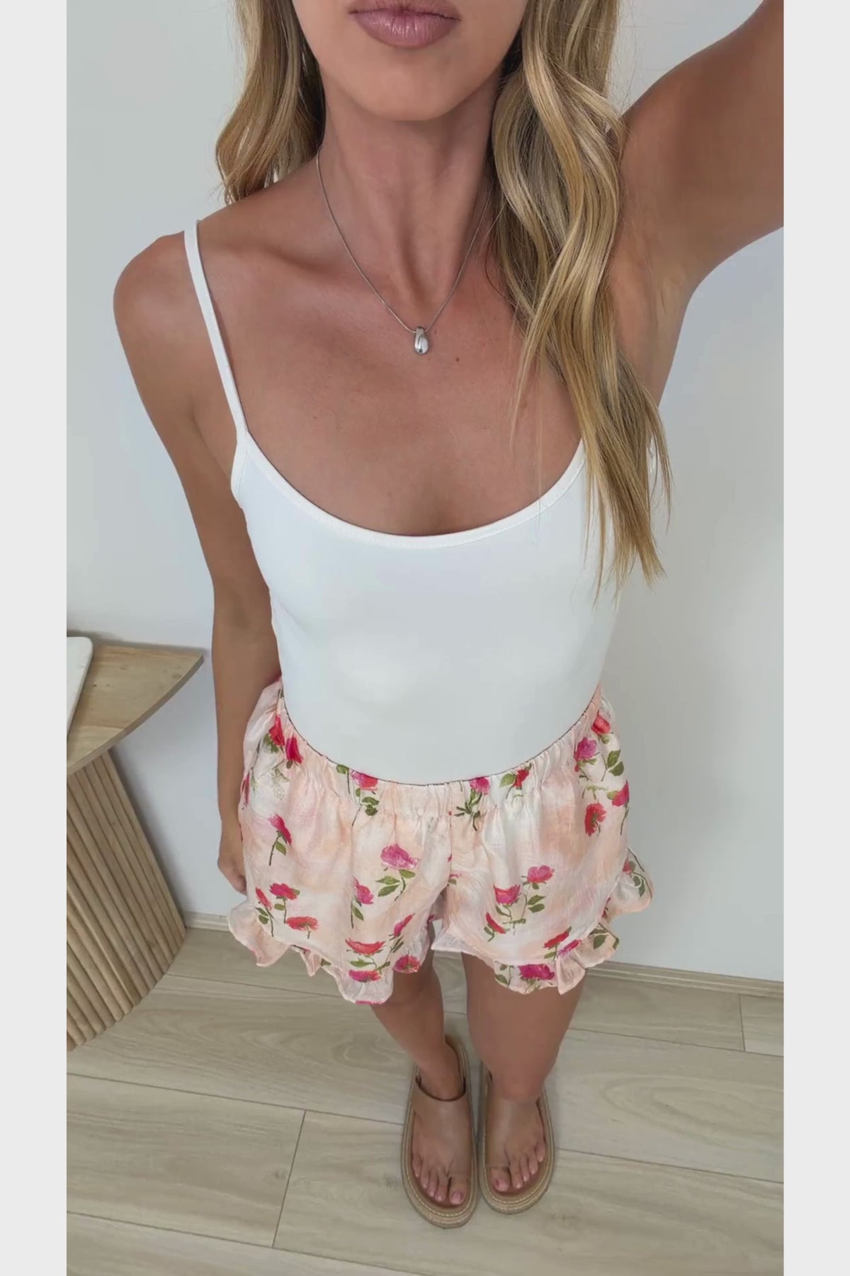 Sirena Shorts - Elasticated Relaxed Short with Ruffle-Trimmed Hem and Pockets in Sabina Print
