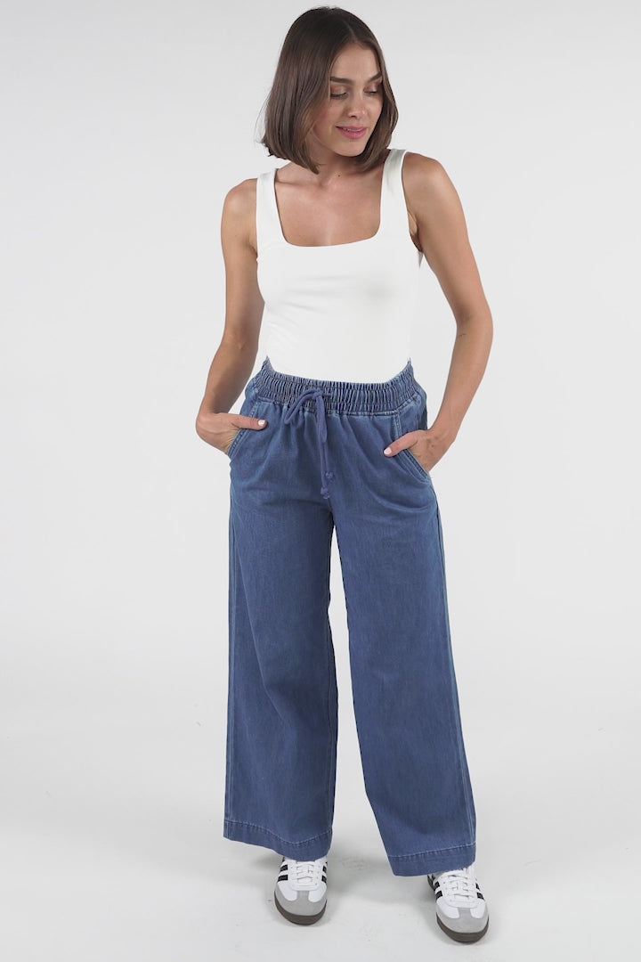 Zeke Jeans - Elasticated Waist Wide Leg Jeans in Medium Wash Denim