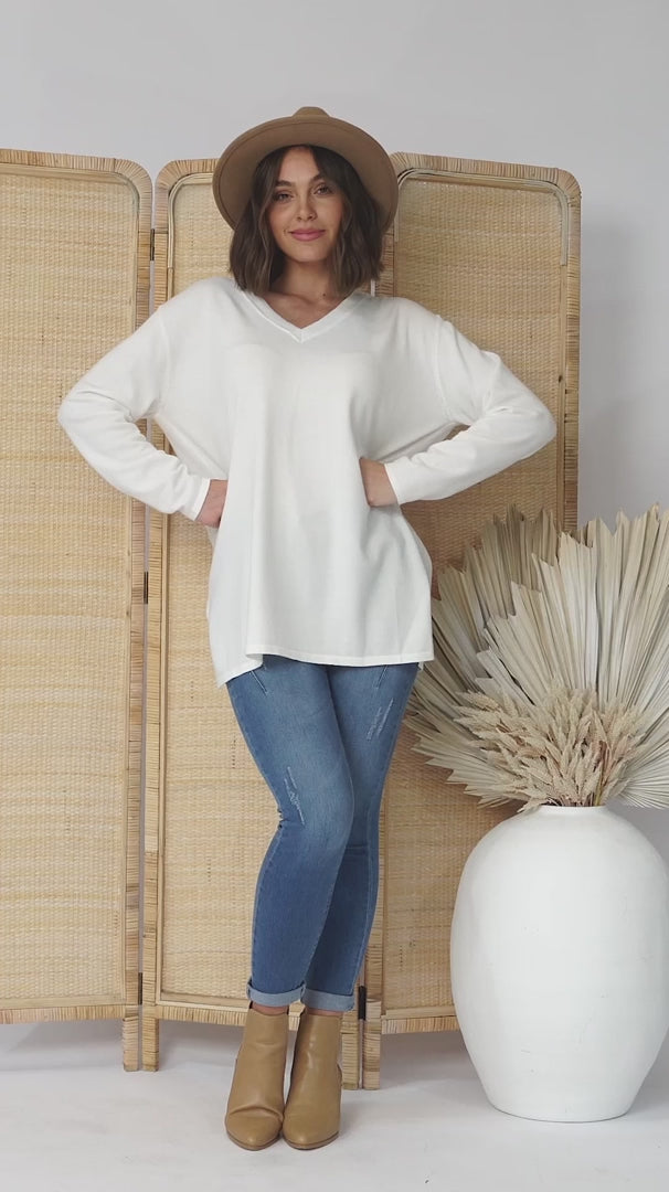 Mayanna Jumper - Light Weight V Neck Knit Jumper with Side Splits in Cream