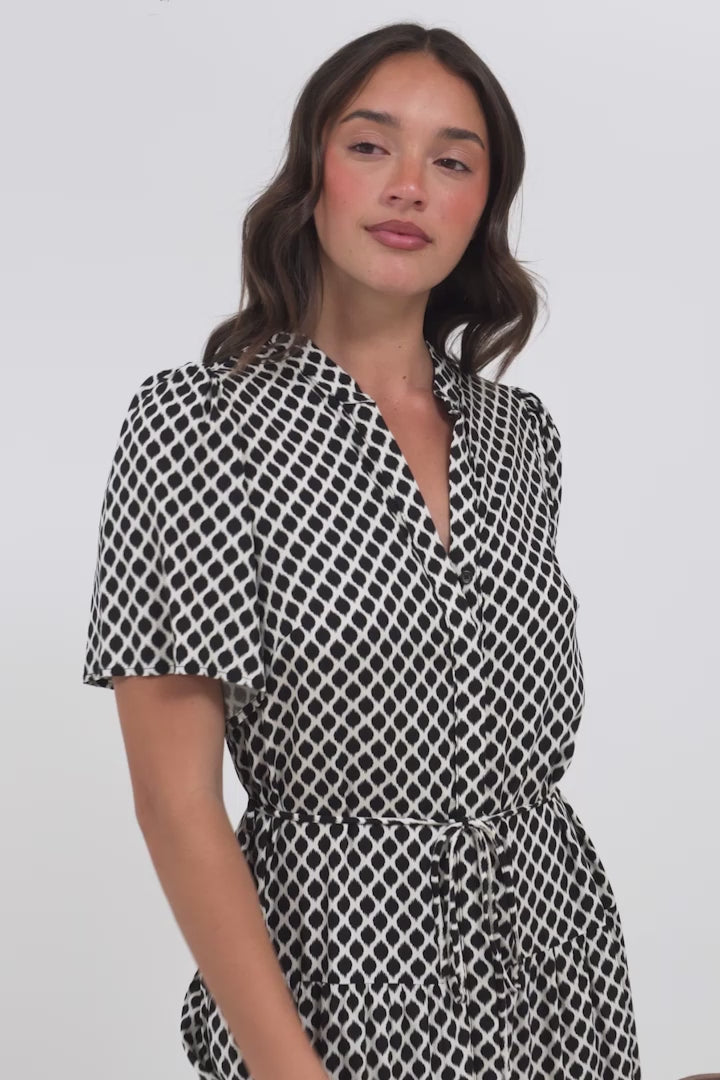 Vania Midi Dress - Tiered Buttoned Down Dress with Matching Belt in Hexy Print Black
