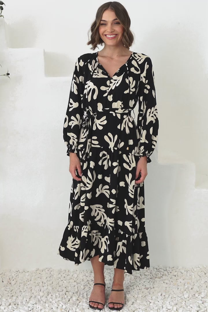 Lunan Maxi Dress - Long Smock Dress with Matching Waist Tie in Stassie Print