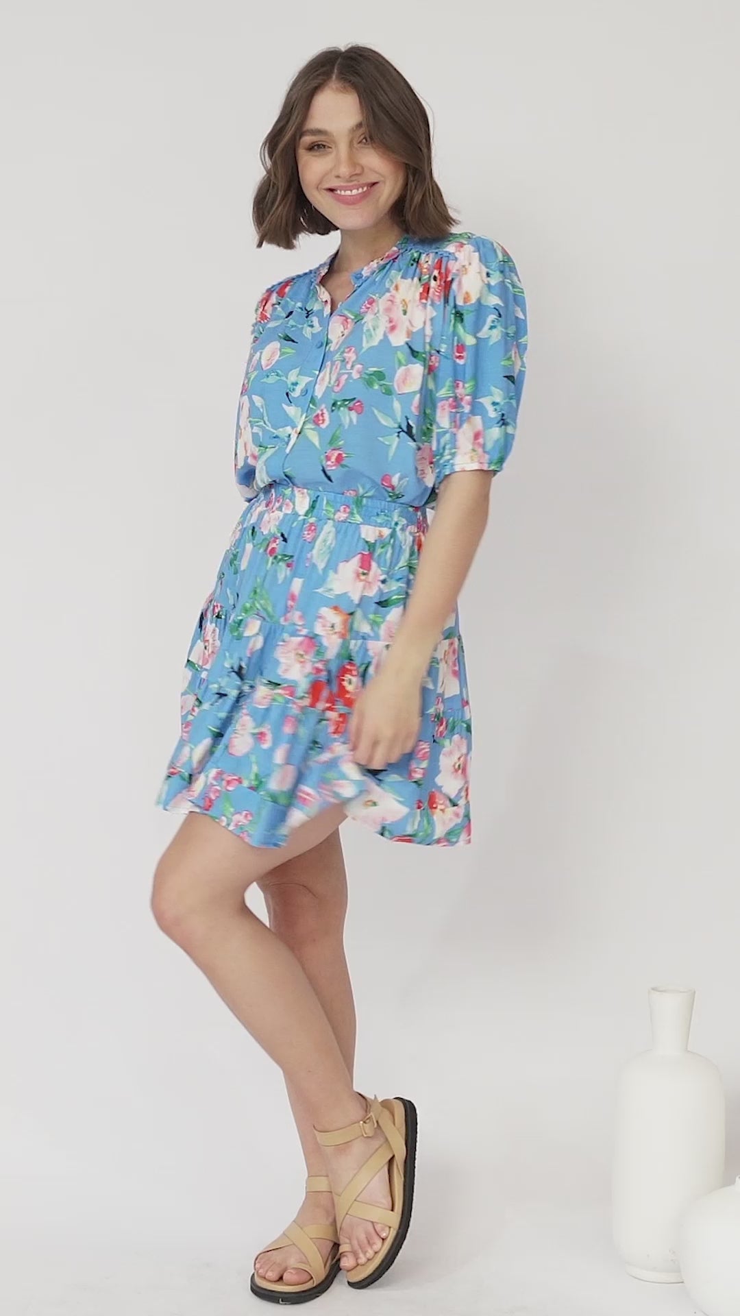 JAASE - Sierra Top: Short Balloon Sleeve Button Down Shirt in Imagination Print