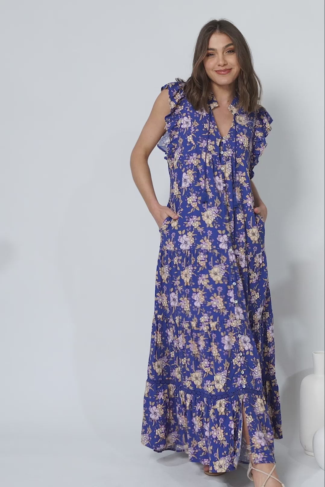 JAASE - Agnes Maxi Dress: V Neckline with Cap Sleeves Dress in Delfina Print