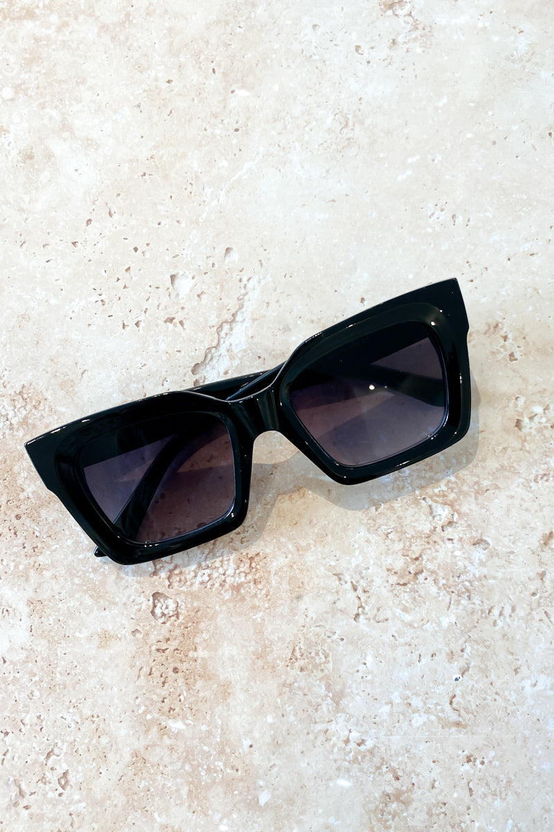 Ellis Oversized Sunglasses - Black